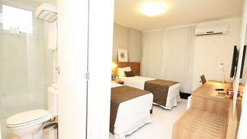 Apartament Twin | Minibar, in-room safe, blackout drapes, rollaway beds