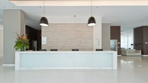 Mostrador para check-in y check-out