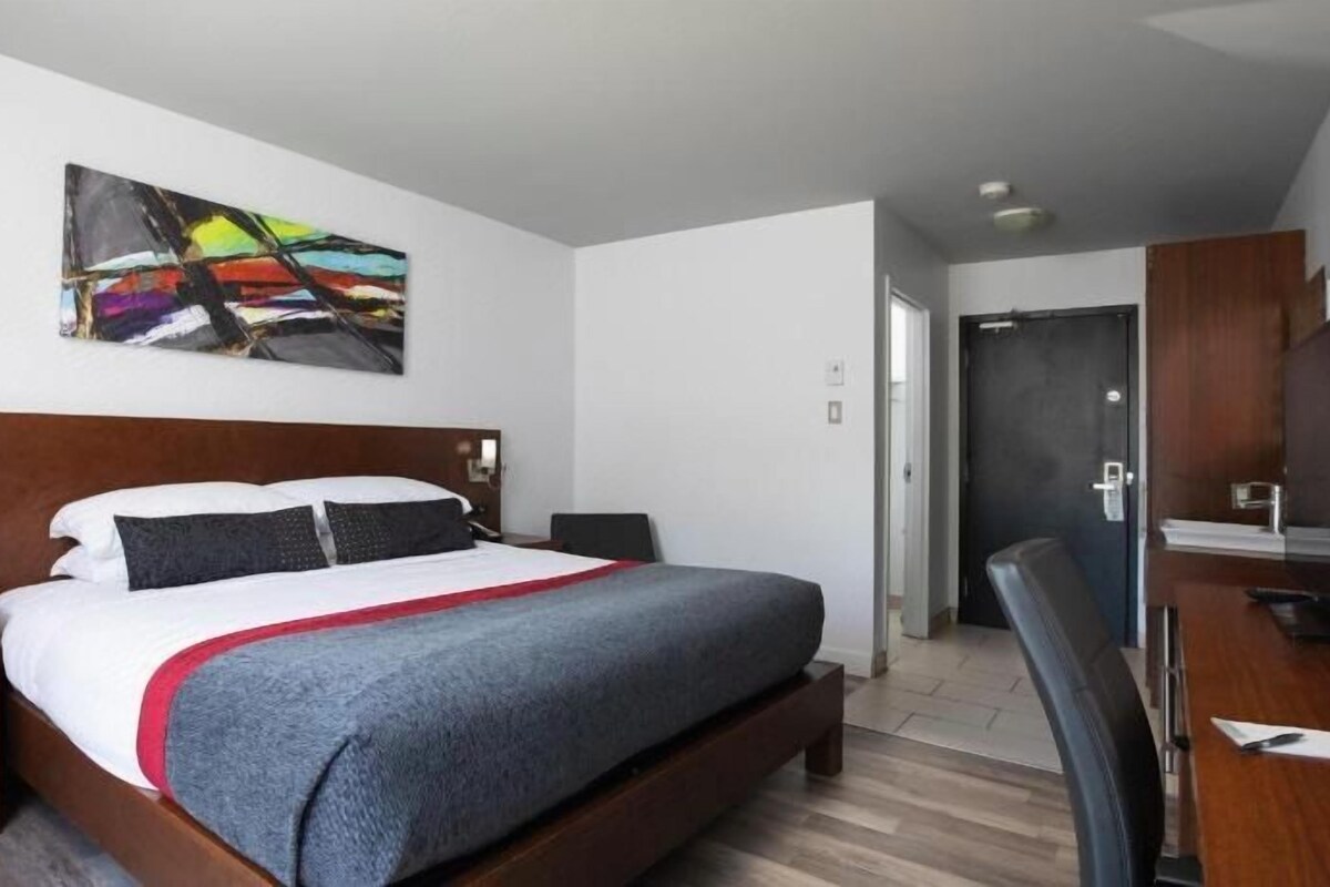 In-room safe, desk, blackout drapes, soundproofing