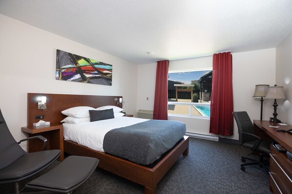 Classic-huone, 1 keskisuuri parisänky | Tallelokero huoneessa, työpöytä, pimennysverhot, äänieristys