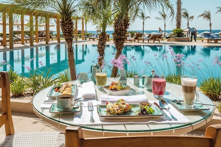 10 间餐厅,供应早餐、午餐和晚餐,国际美食. 米特西斯阿利拉精选酒店