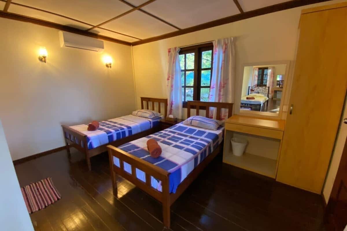 sea view cabin (free speedboat transfer) | in-room safe, blackout curtains