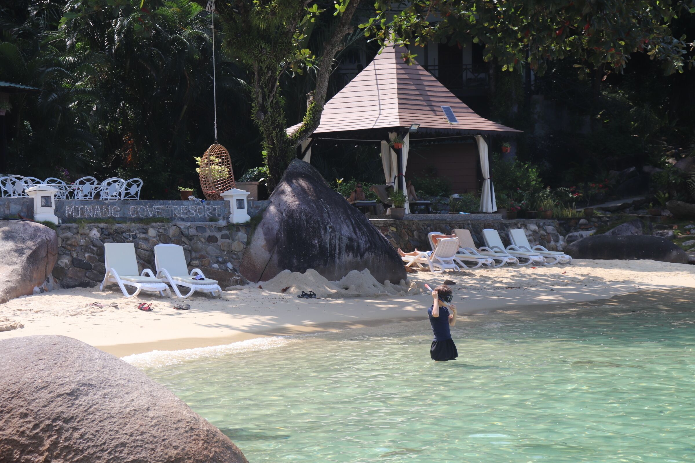 Beach nearby, scuba diving, snorkelling, beach bar