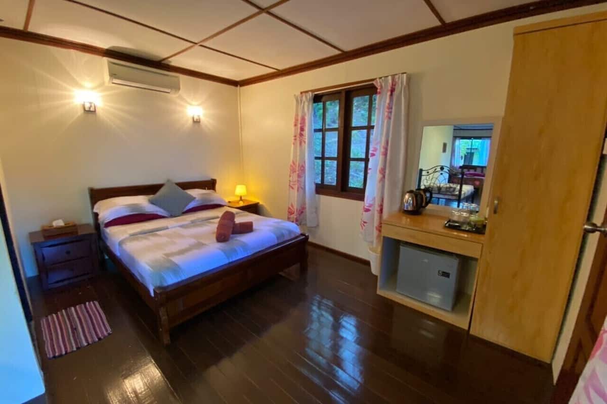 sea view cabin (free speedboat transfer) | in-room safe, blackout curtains