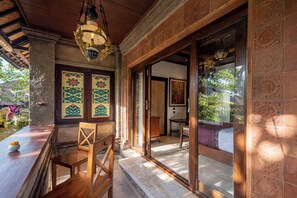 Saraswati Classic with Balcony | Terrasse/patio
