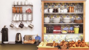 Petit déjeuner buffet servi tous les jours en supplément