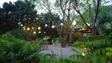 Breakfast, lunch, dinner served; pool views