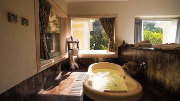 Presidential Suite Cottage | Room amenity