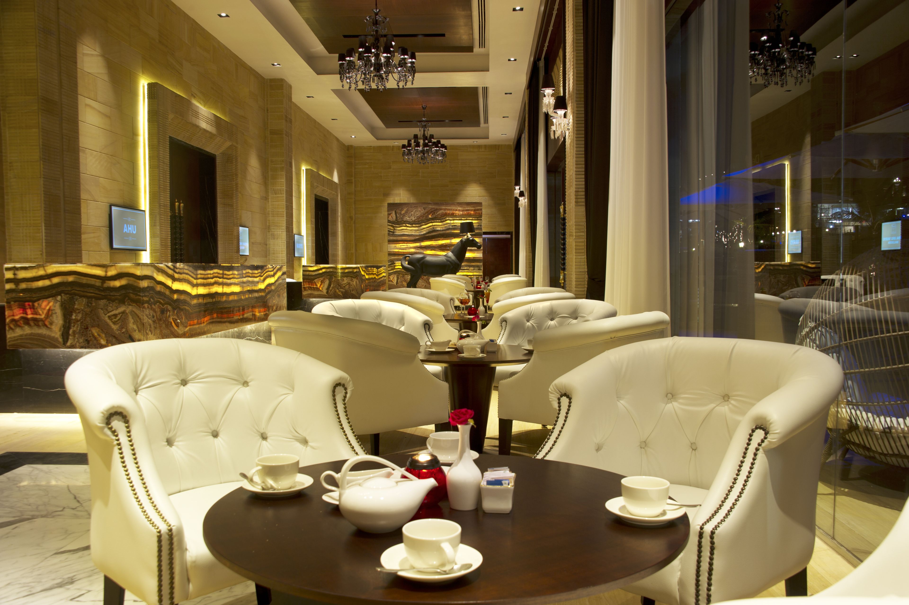 2 bars/lounges, sports bar