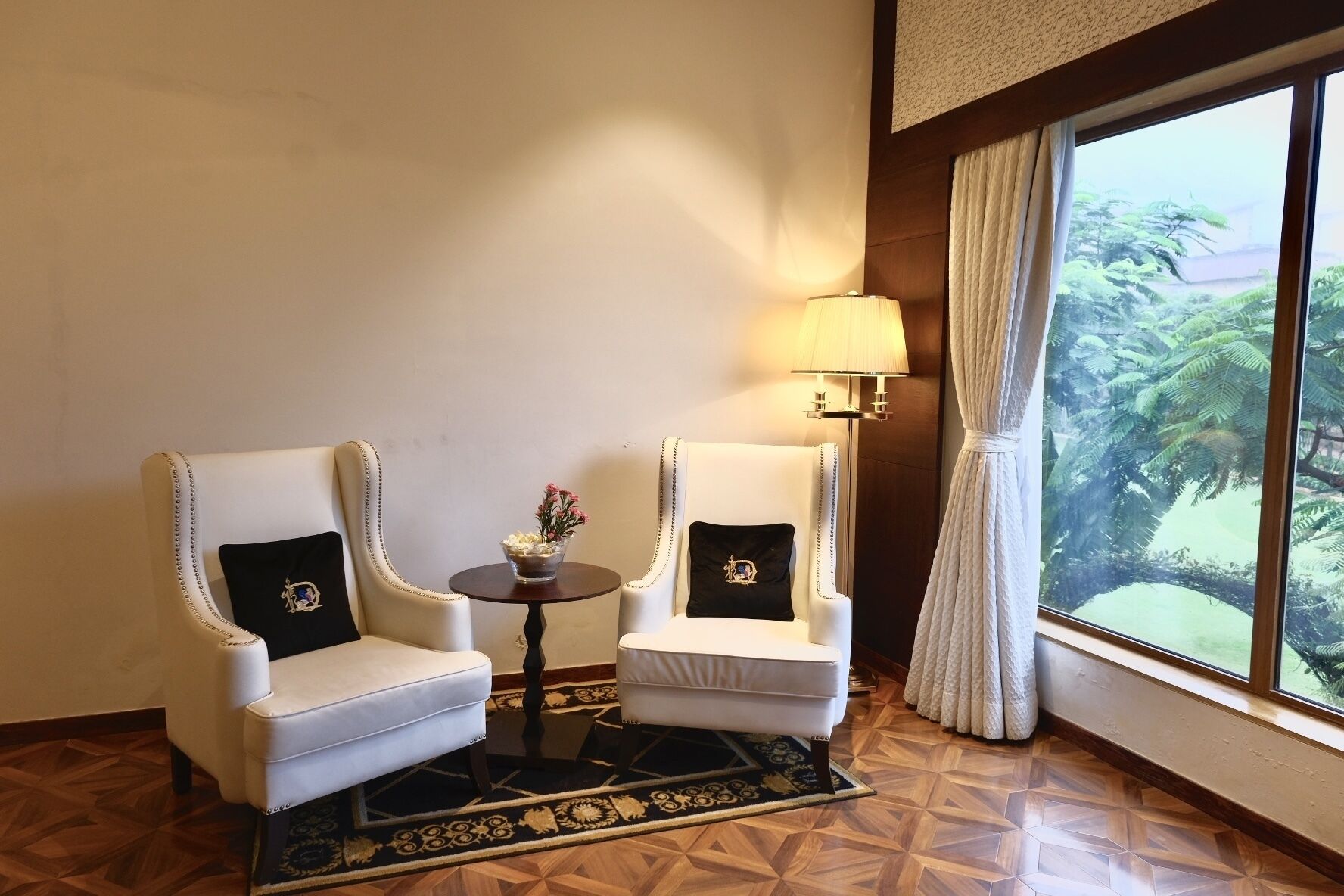 garden villa room | minibar, in-room safe, individually furnished, desk