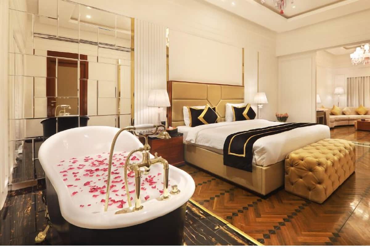 Garden Villa Suite | Frigobar, cofres nos quartos, escrivaninha