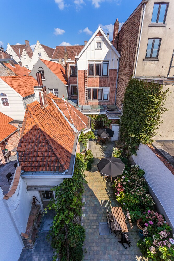 Hotel Bla Bla by null