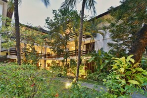 Exterior - Sari Bunga Hotel (Seminyak)