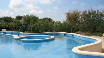 3 outdoor pools, a lap pool