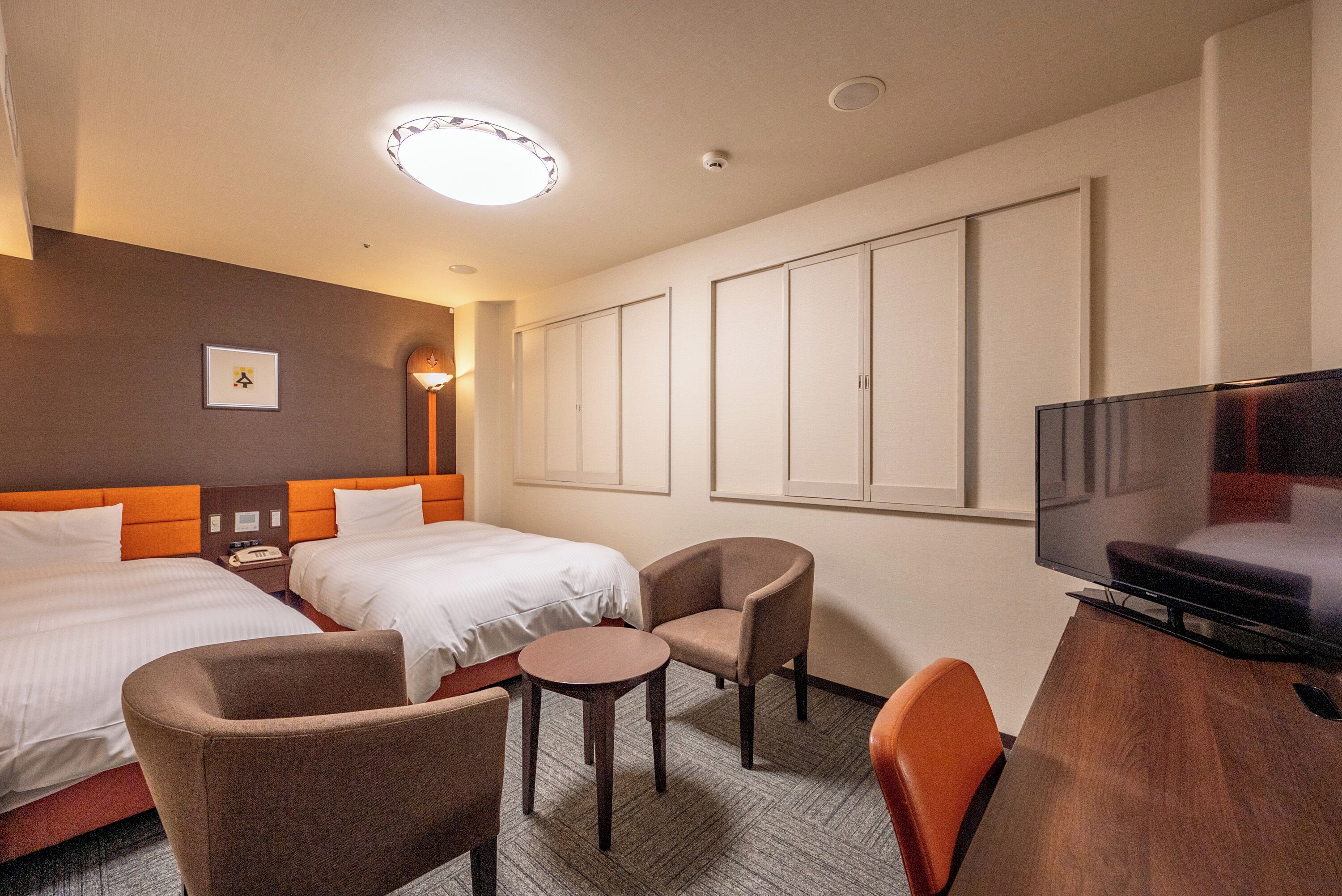 deluxe twin room, non smoking | premium bedding, down duvets, desk, iron/ironing board