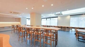 Daily buffet breakfast (JPY 1500 per person)