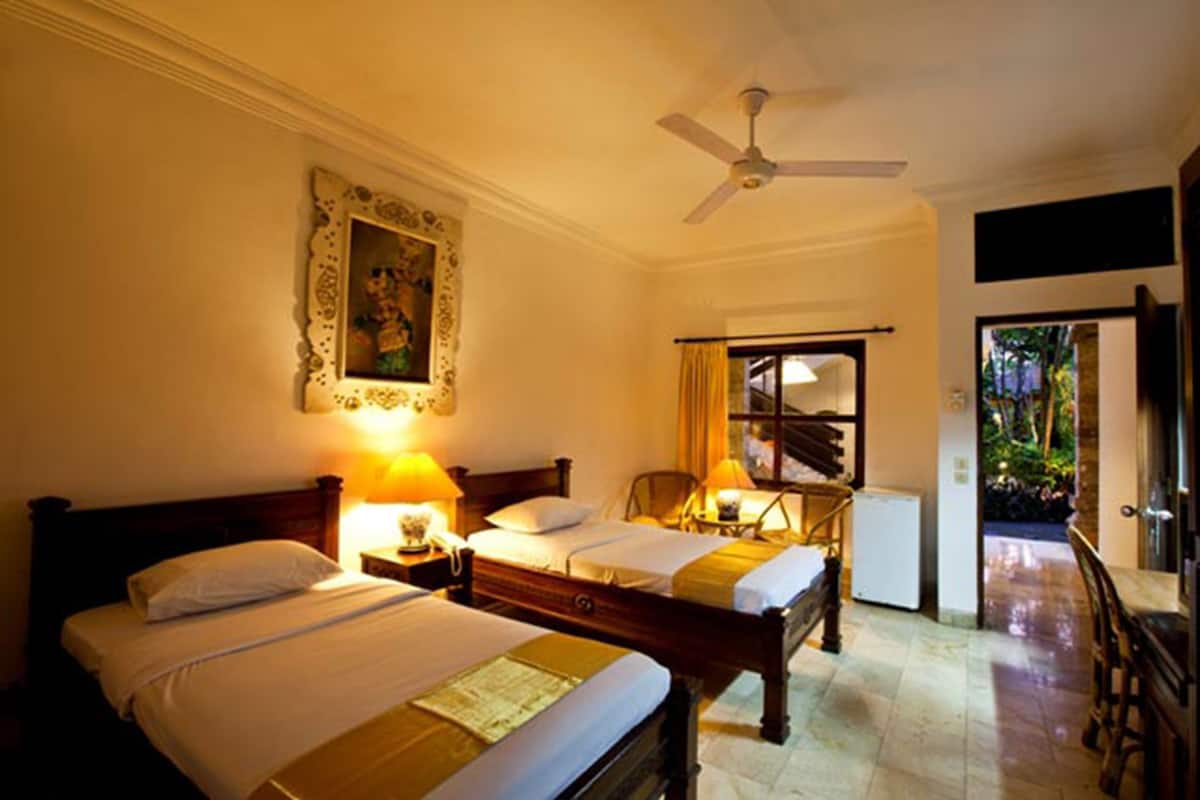Superior Room | Minibar, in-room safe, desk, rollaway beds