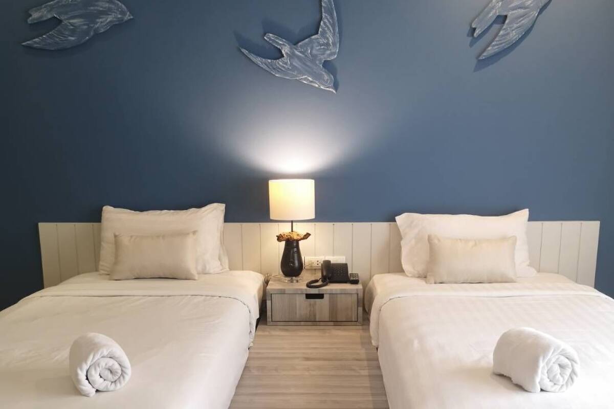 Premium bedding, down duvets, minibar, in-room safe