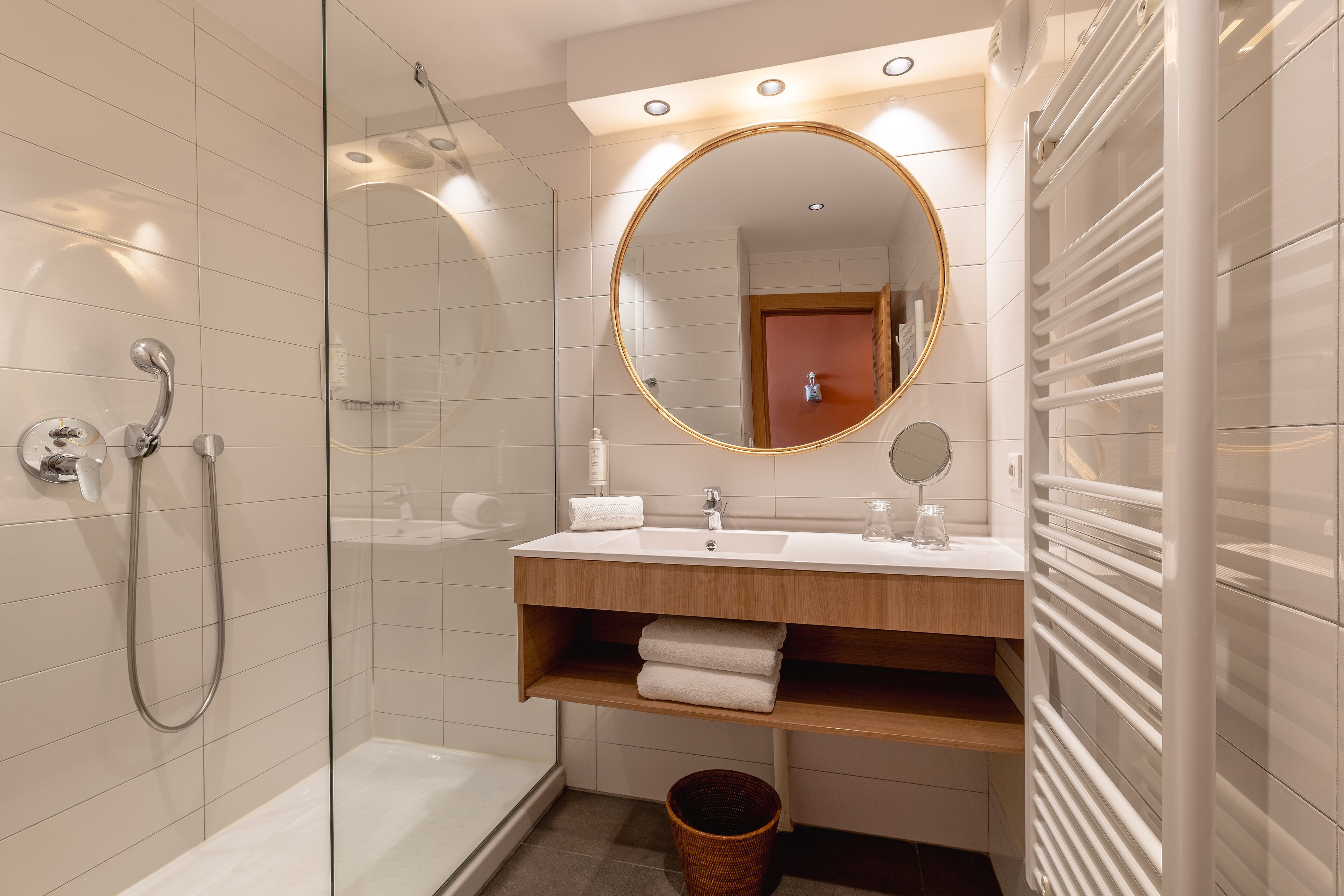 shower, free toiletries, hair dryer, towels