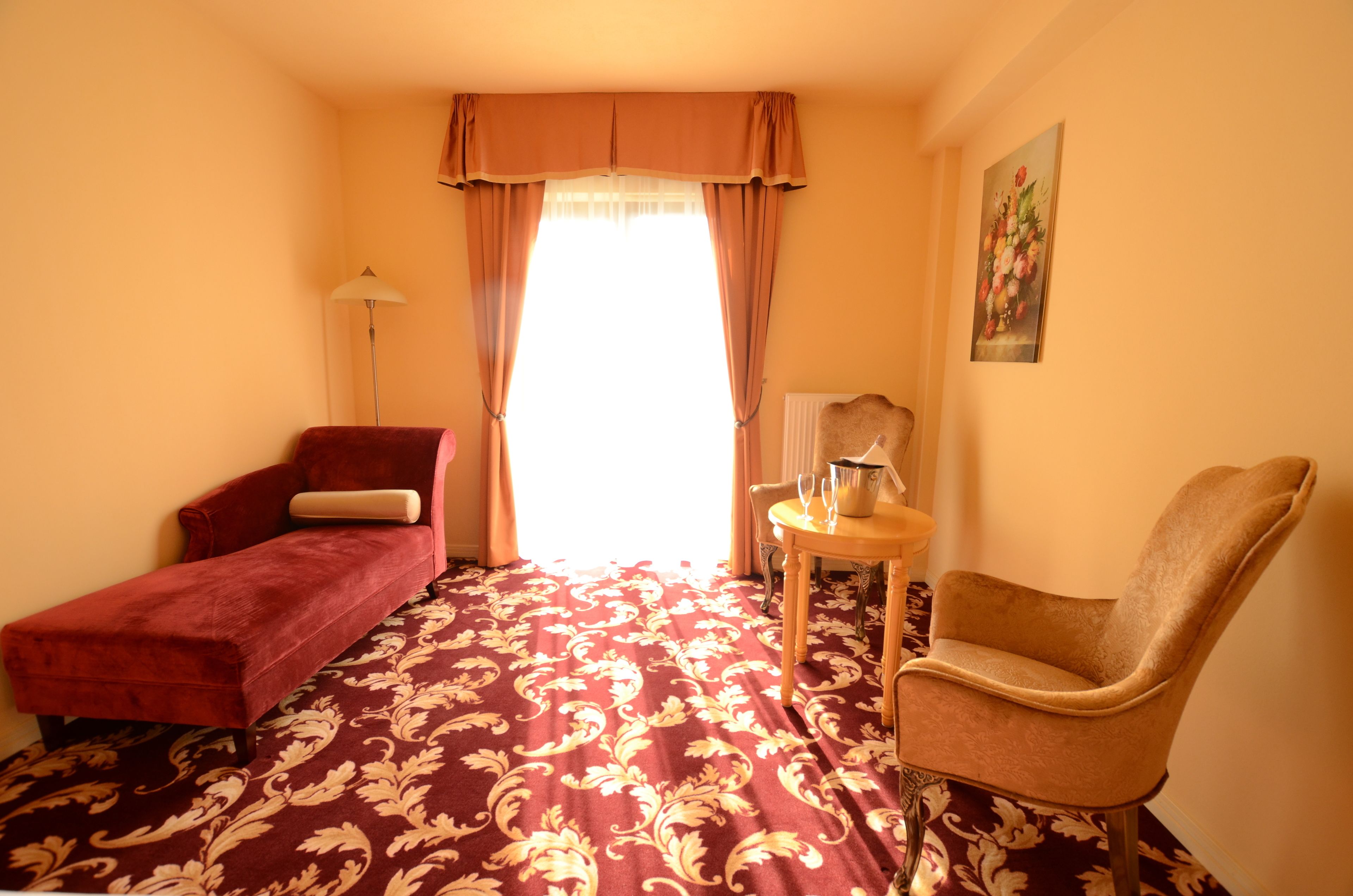 deluxe room | hypo-allergenic bedding, in-room safe, soundproofing, iron/ironing board