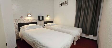 Desk, soundproofing, cribs/infant beds, rollaway beds