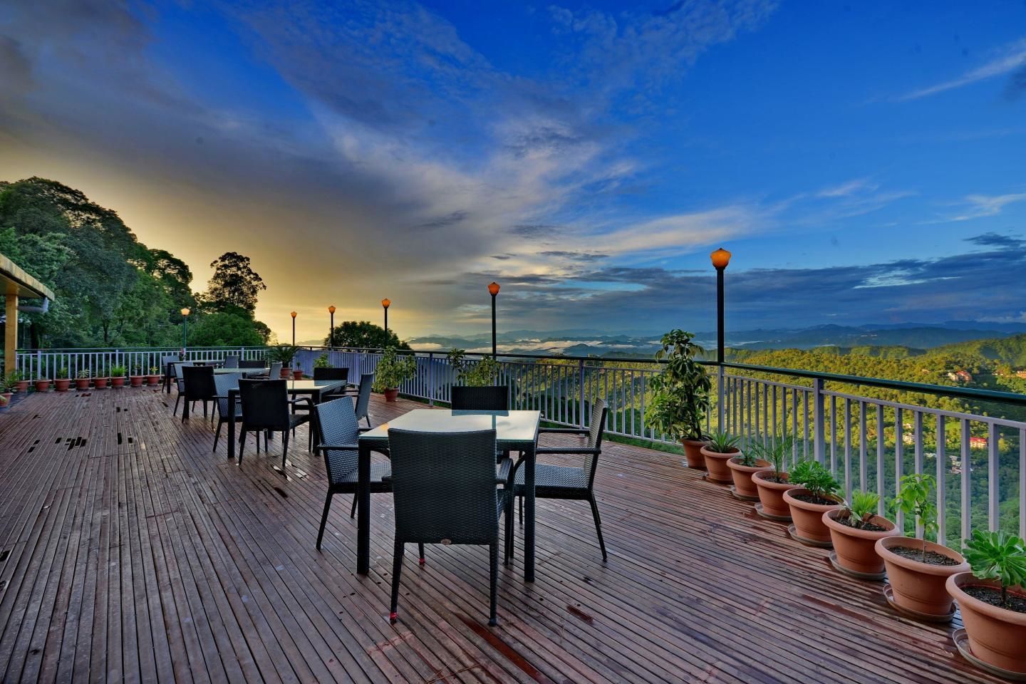 Se sirven desayunos, comidas, cenas y cocina internacional 