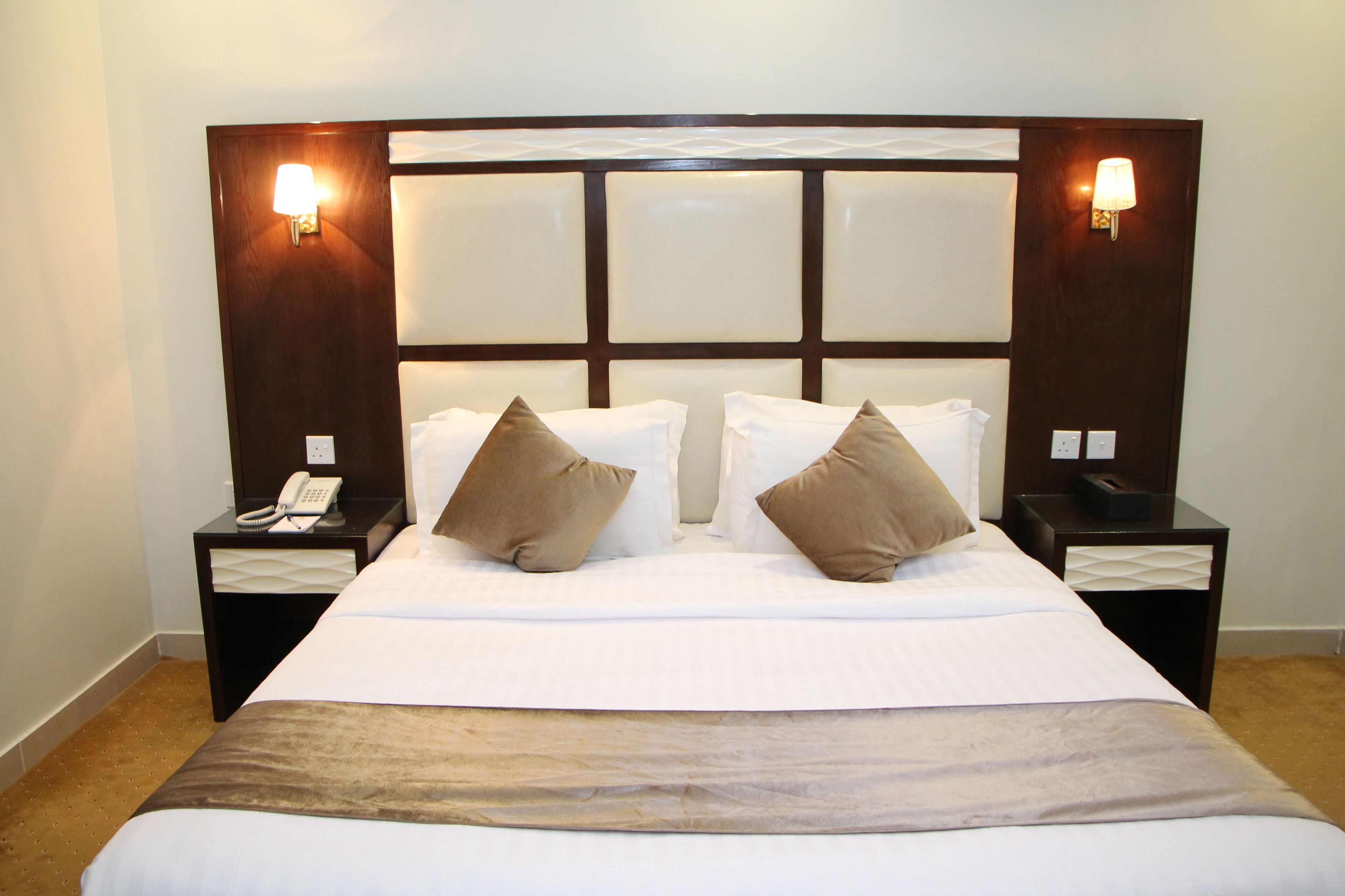 Familien-Suite, 2 Schlafzimmer | Minibar, Verdunkelungsvorhänge, schallisolierte Zimmer