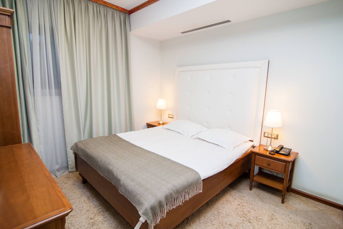 Minibar, in-room safe, desk, soundproofing