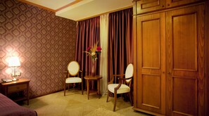 Kamar Double Deluks, 1 Tempat Tidur Queen dengan tempat tidur Sofa | Pemandangan dari kamar