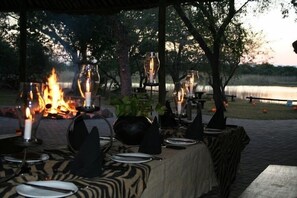 Breakfast, lunch, dinner served; Regional cuisine 