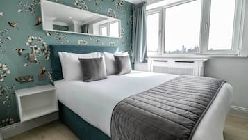 Caja de seguridad en la habitación y decoración personalizada