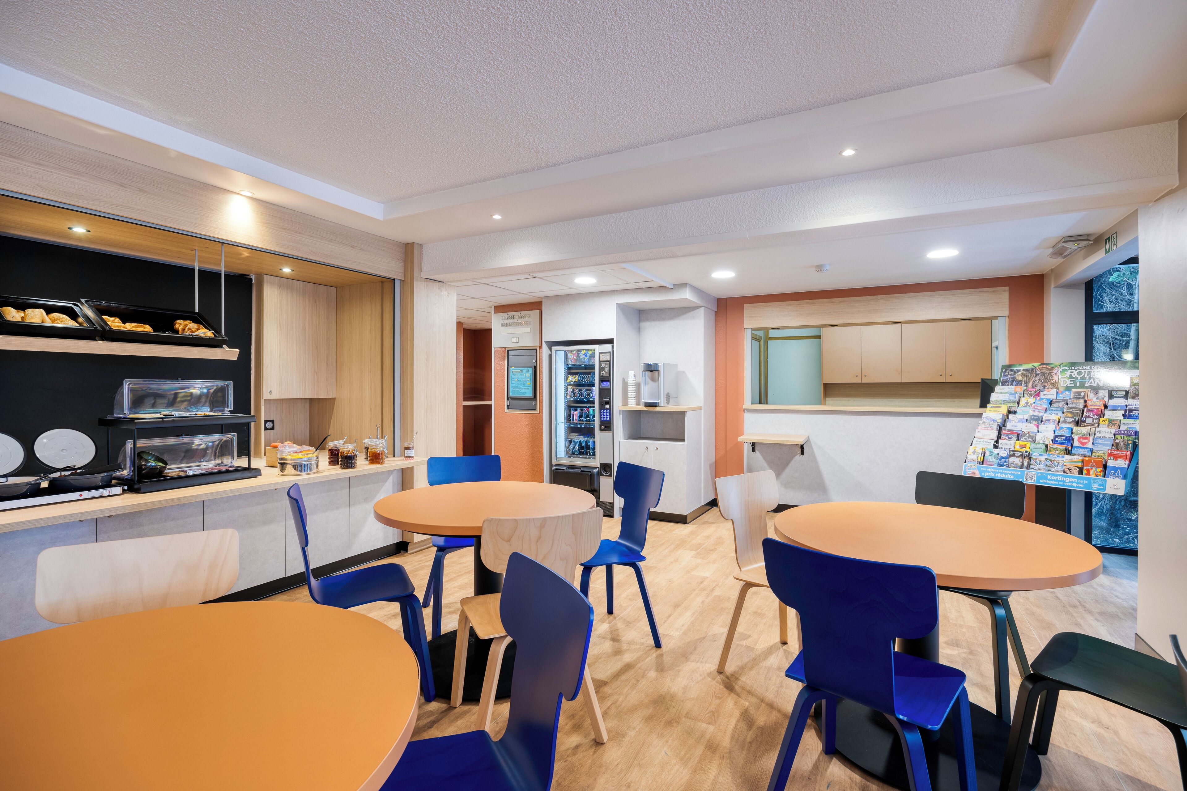 daily buffet breakfast (eur 9.50 per person)