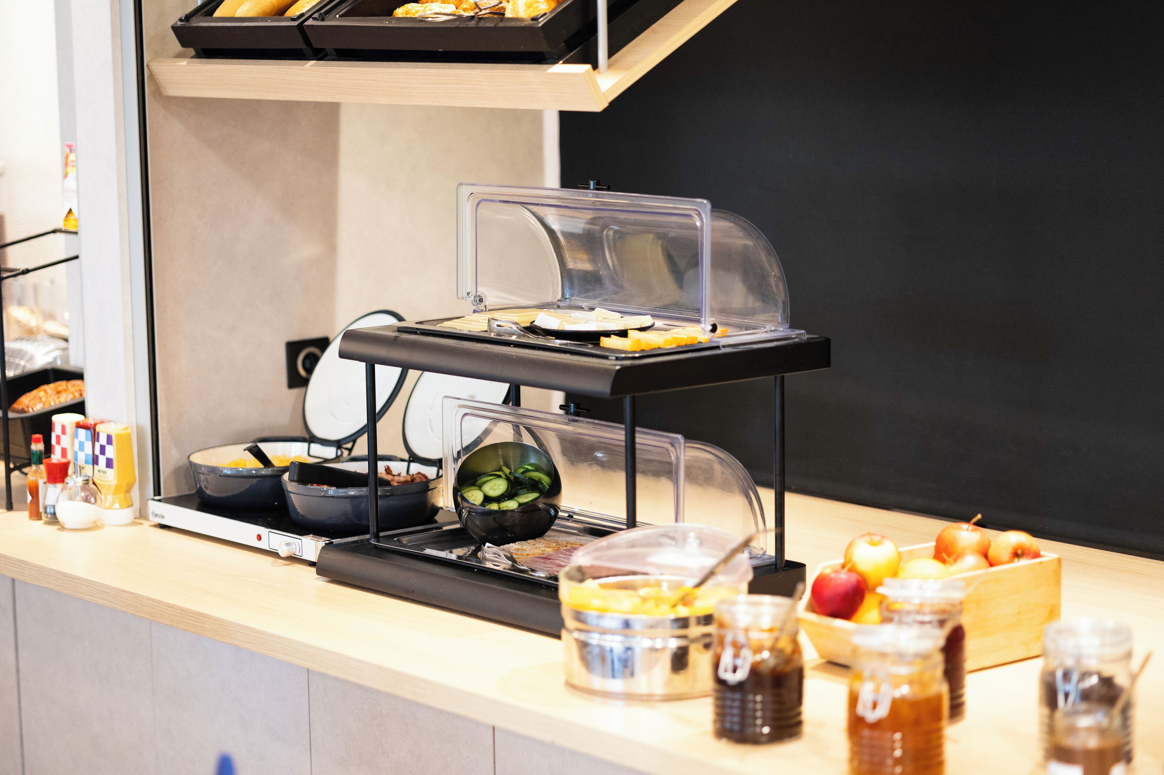 daily buffet breakfast (eur 9.50 per person)