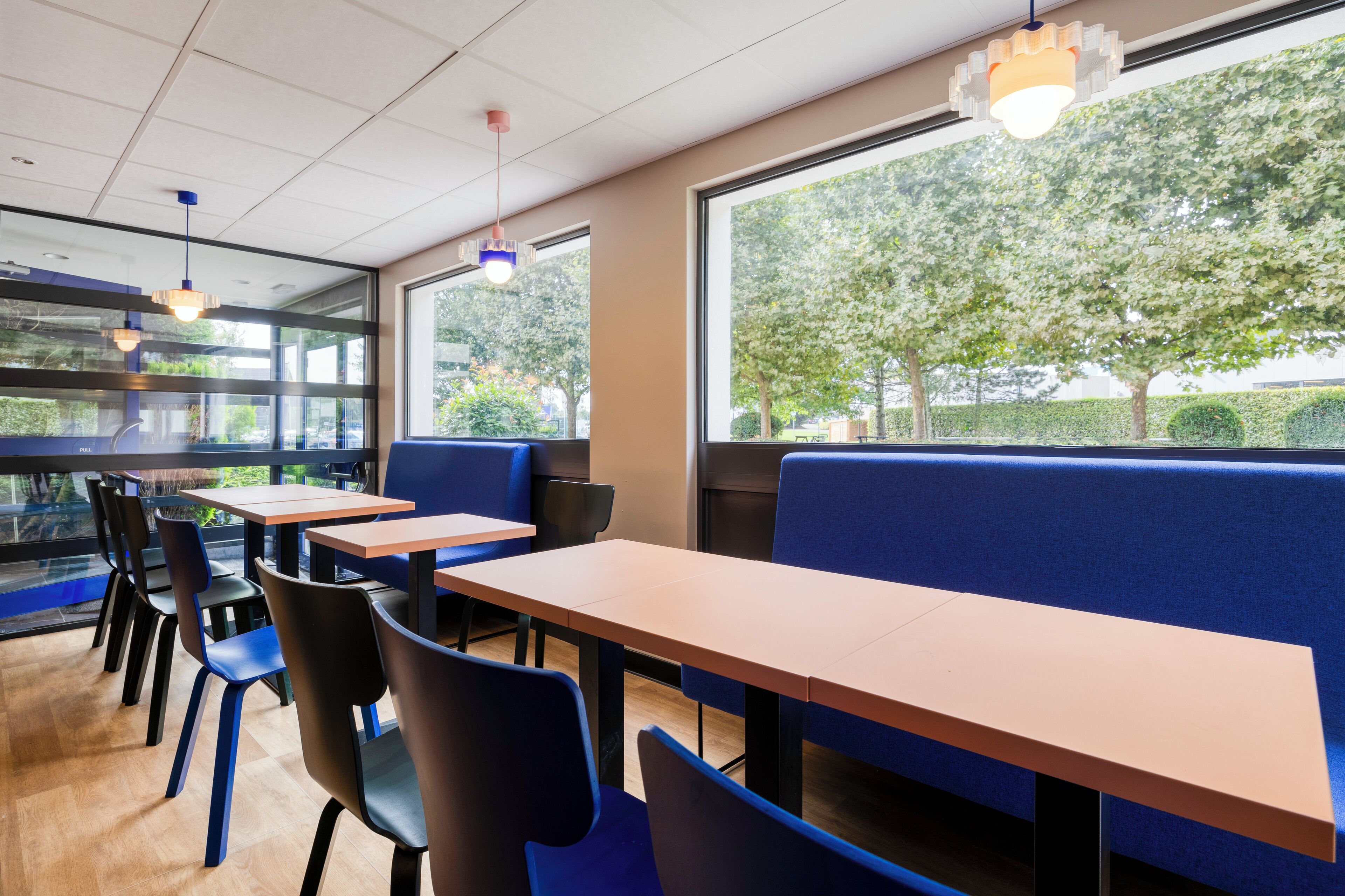 daily buffet breakfast (eur 9.50 per person)