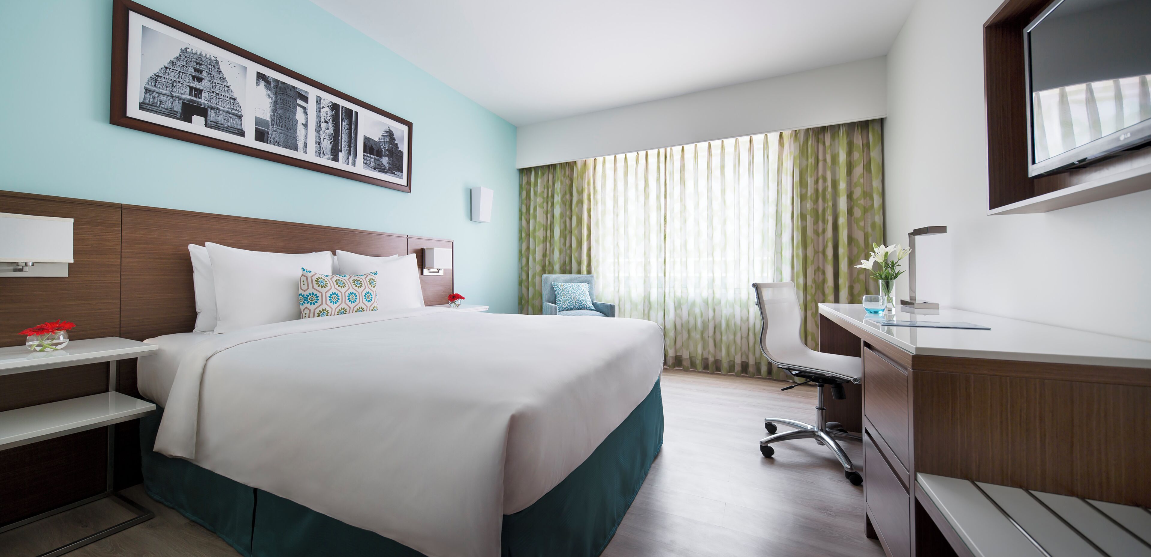 1 bedroom, premium bedding, down comforters, minibar