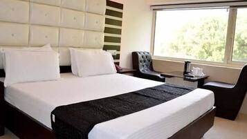 1 bedroom, desk, rollaway beds, free WiFi