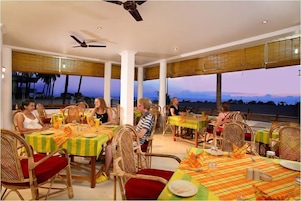 Breakfast, lunch and dinner served