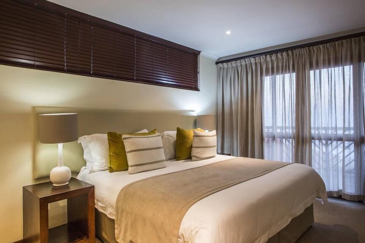 In-room safe, cots/infant beds
