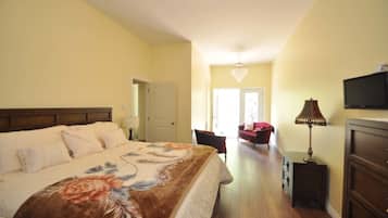 Cottage, 3 Bedrooms | Iron/ironing board, free WiFi, bed sheets, alarm clocks