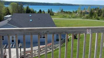 Deluxe Room, 2 Queen Beds, Jetted Tub, Lake View | Balcony view