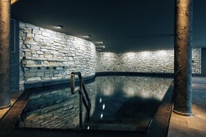 Indoor pool, pool loungers