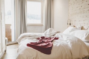 Apartment (Glückszeit L) | Premium bedding, minibar, in-room safe, individually decorated