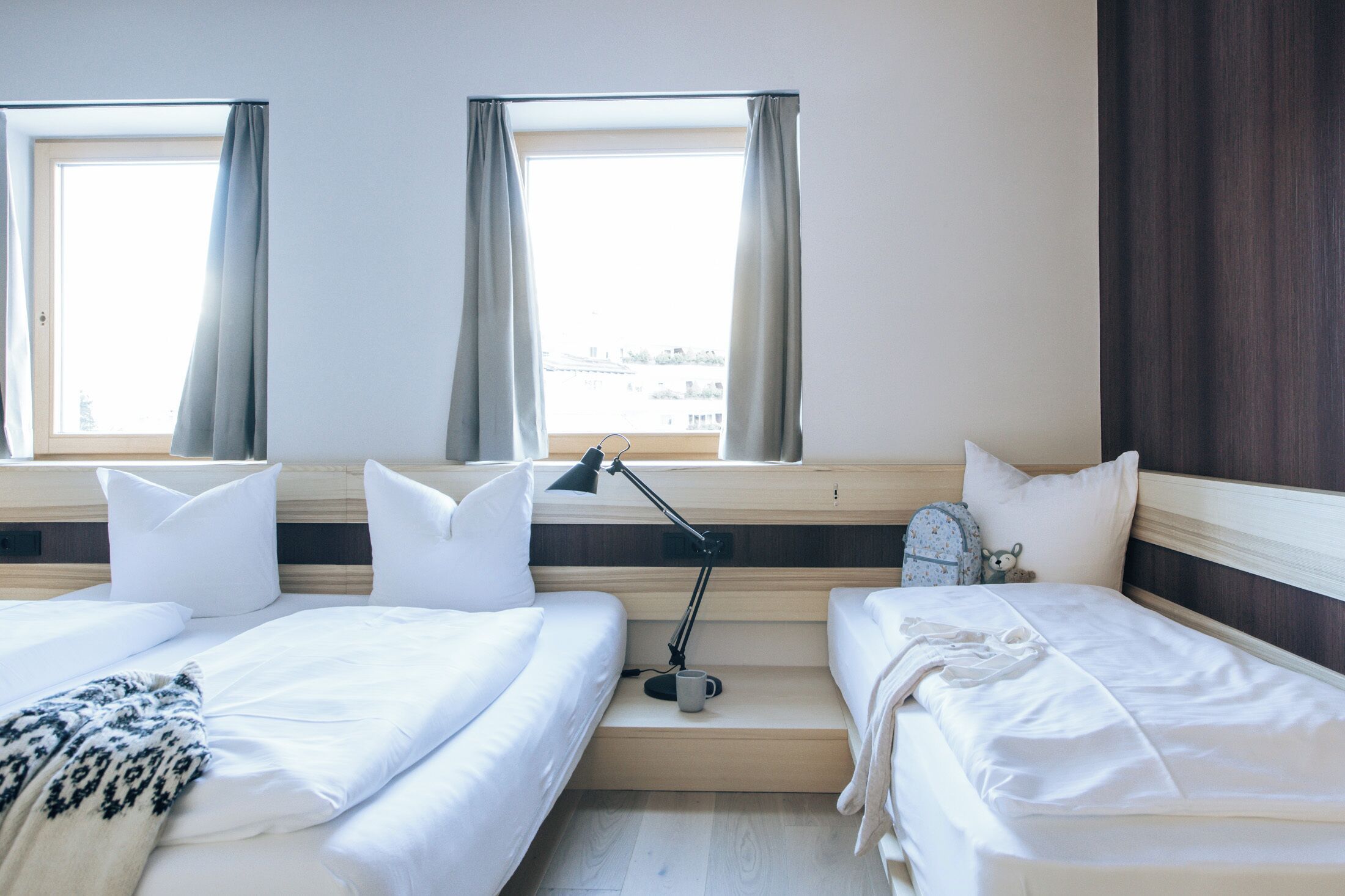 Ropa de cama de alta calidad, minibar, caja fuerte