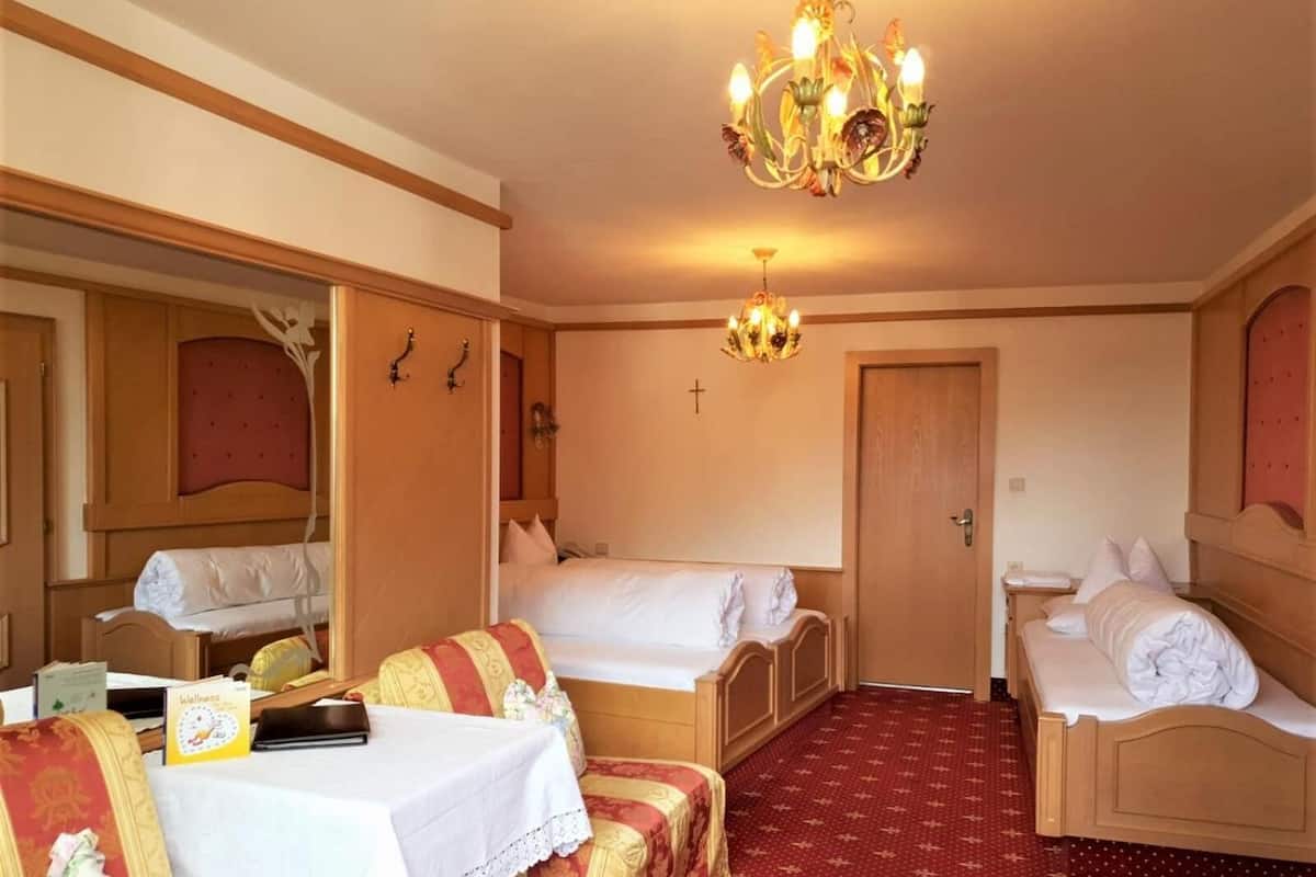 in-room safe, desk, cots/infant beds, rollaway beds