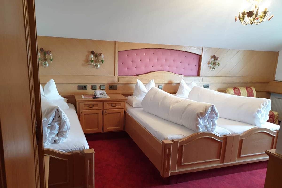 Triple Room, Private Bathroom (Balcony)