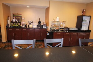 Free daily full breakfast 