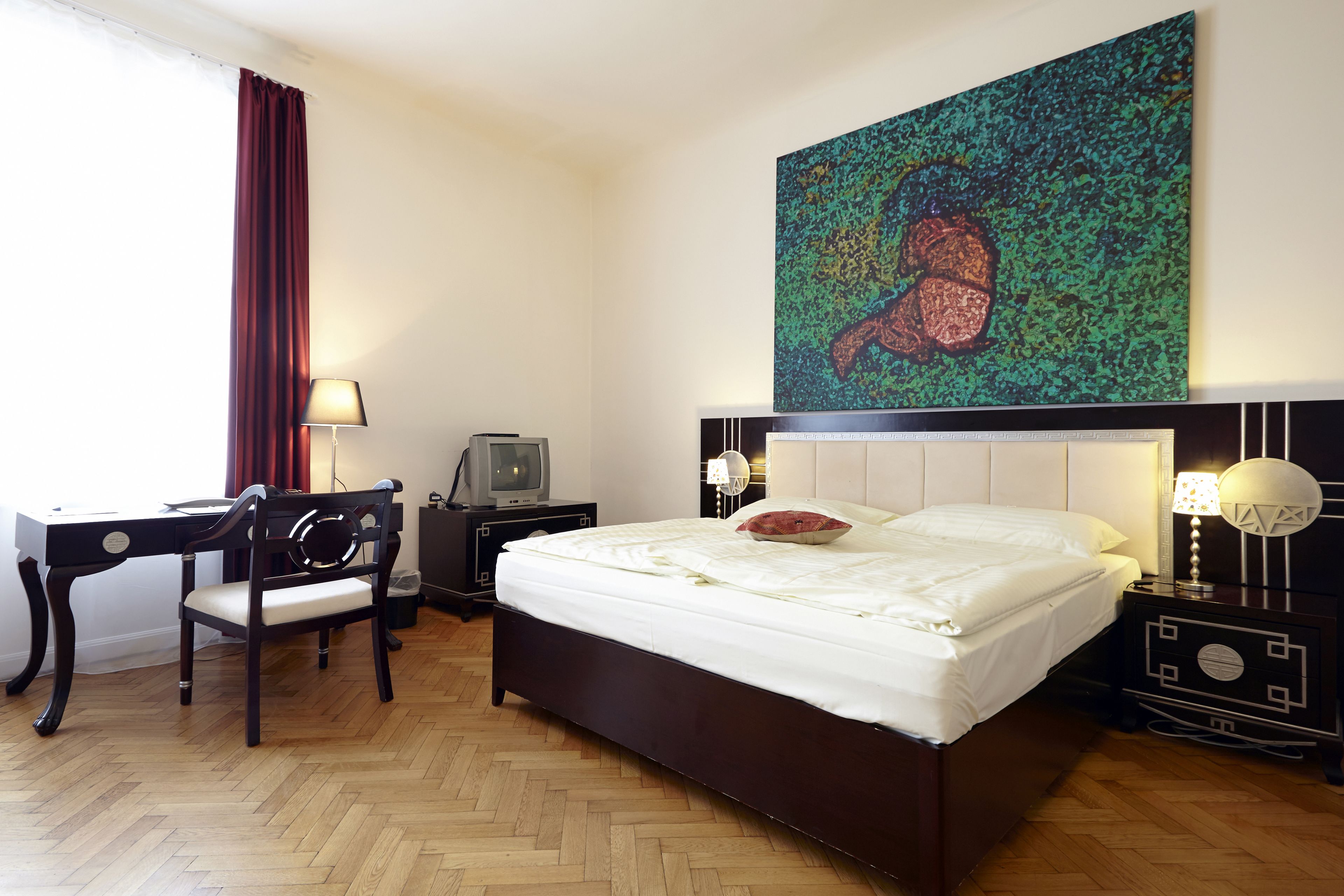 double room | premium bedding, in-room safe, individually decorated