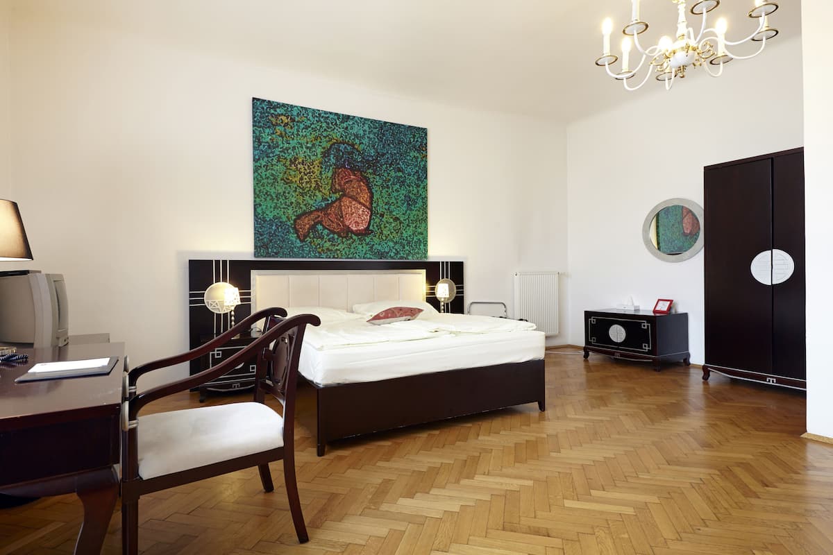 Biancheria da letto di alta qualità, una cassaforte in camera
