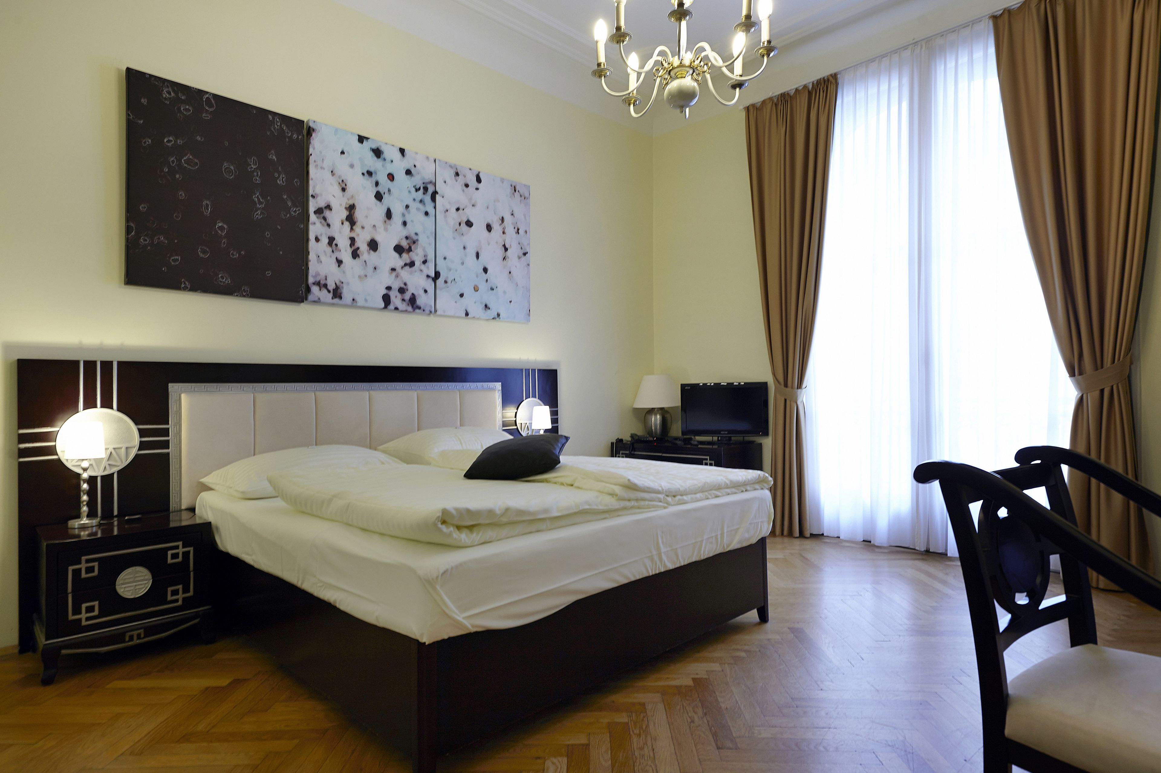 double room | premium bedding, in-room safe, individually decorated