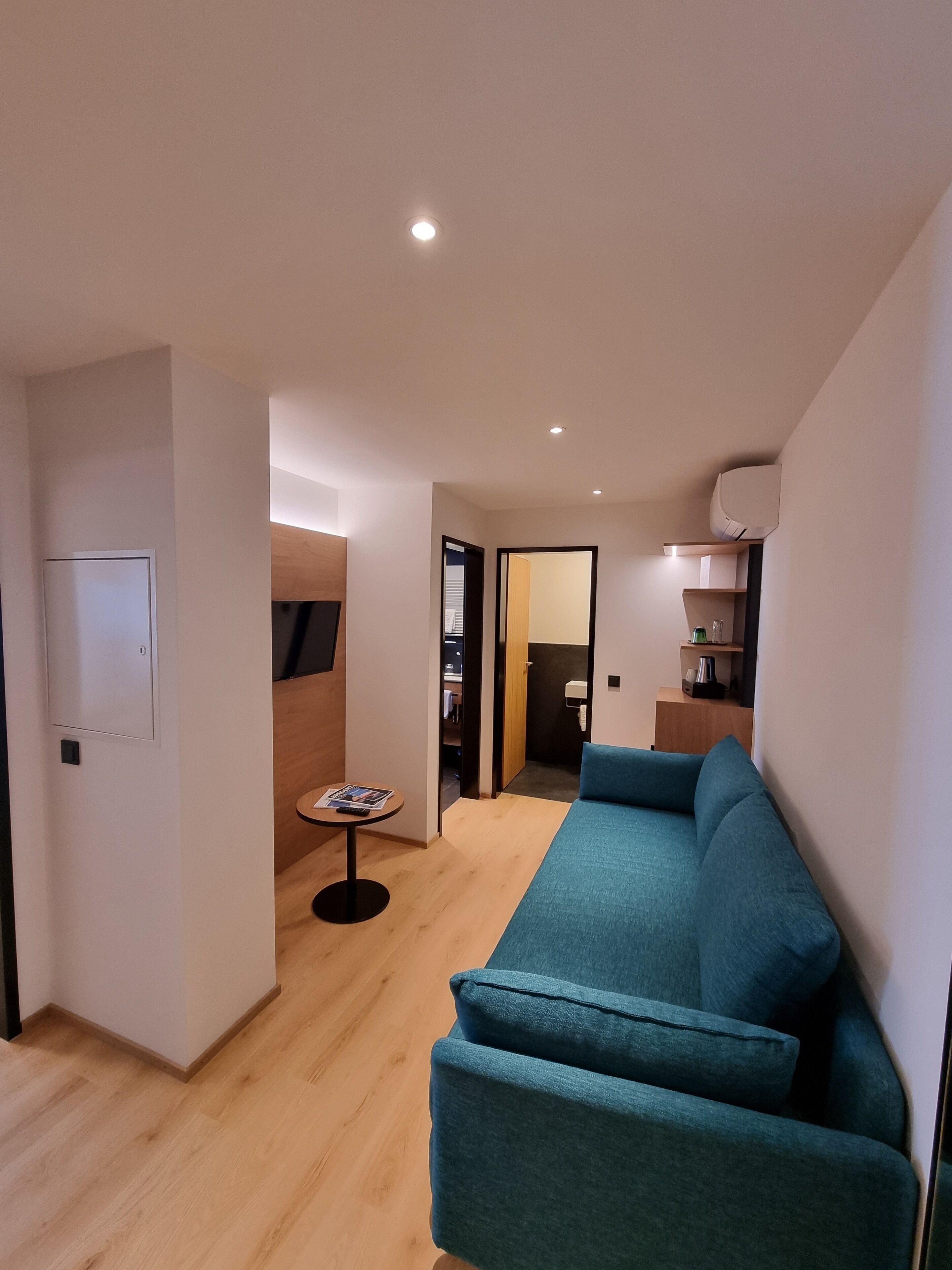 suite | 1 bedroom, premium bedding, down duvets, minibar